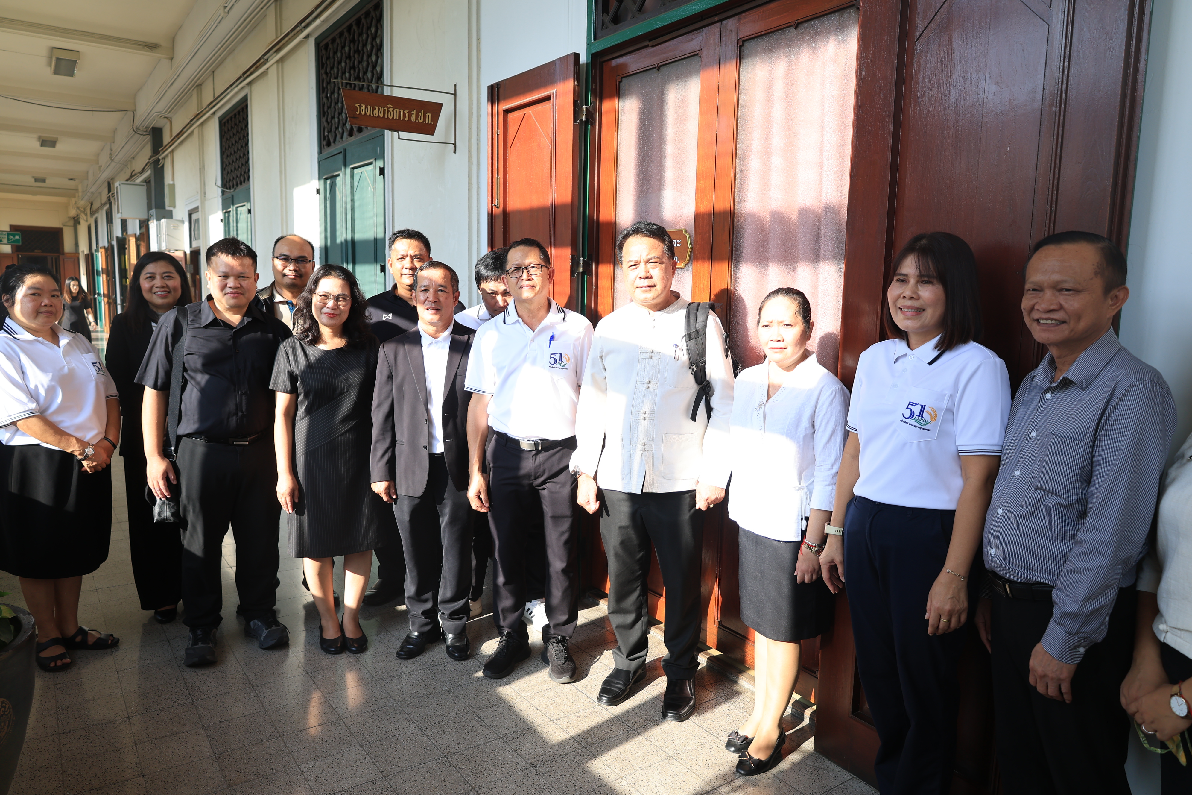 title - รองเลขาธิการ ส.ป.ก. สักการะสิ่งศักดิ์สิทธิ์ประจำ ส.ป.ก. เนื่องในโอกาสเข้ารับตำแหน่งใหม่